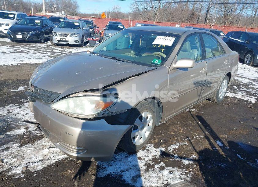 Photo 2 of 2003 Toyota Camry LE (VIN 4T1BE32K43U768759)