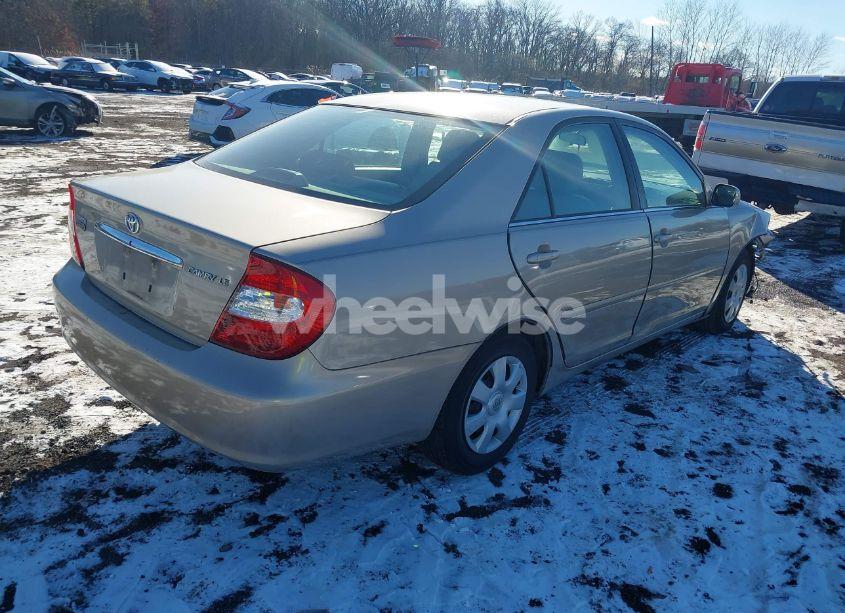 Photo 4 of 2003 Toyota Camry LE (VIN 4T1BE32K43U768759)