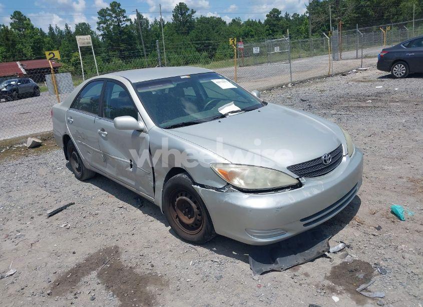2003 Toyota Camry LE (VIN 4T1BE32K43U787019) main photo