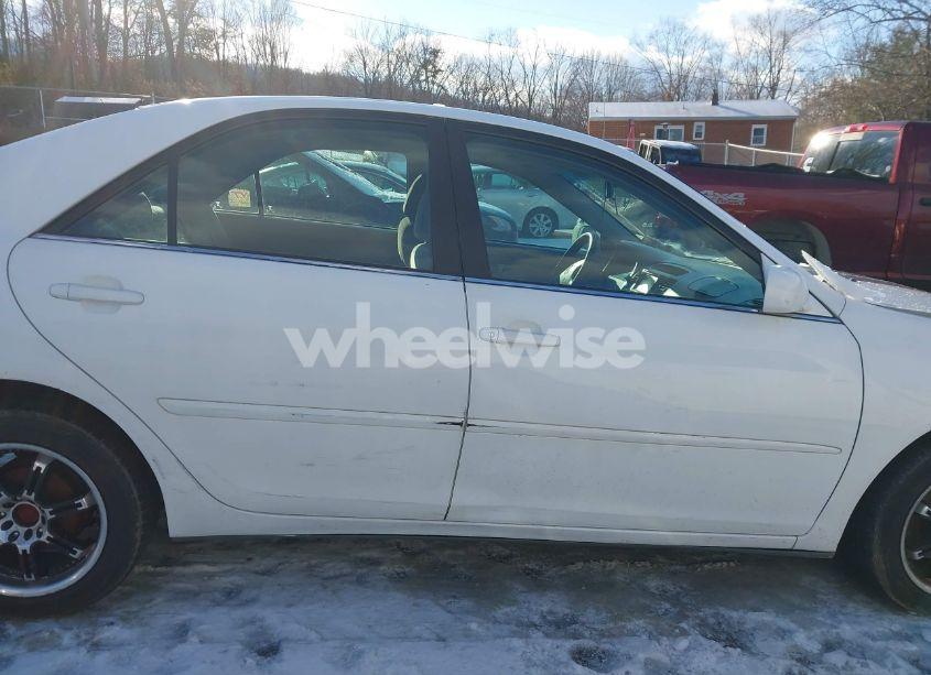 Photo 15 of 2004 Toyota Camry LE (VIN 4T1BE32K44U281224)