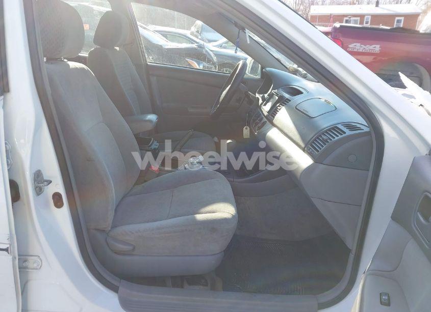 Photo 5 of 2004 Toyota Camry LE (VIN 4T1BE32K44U281224)