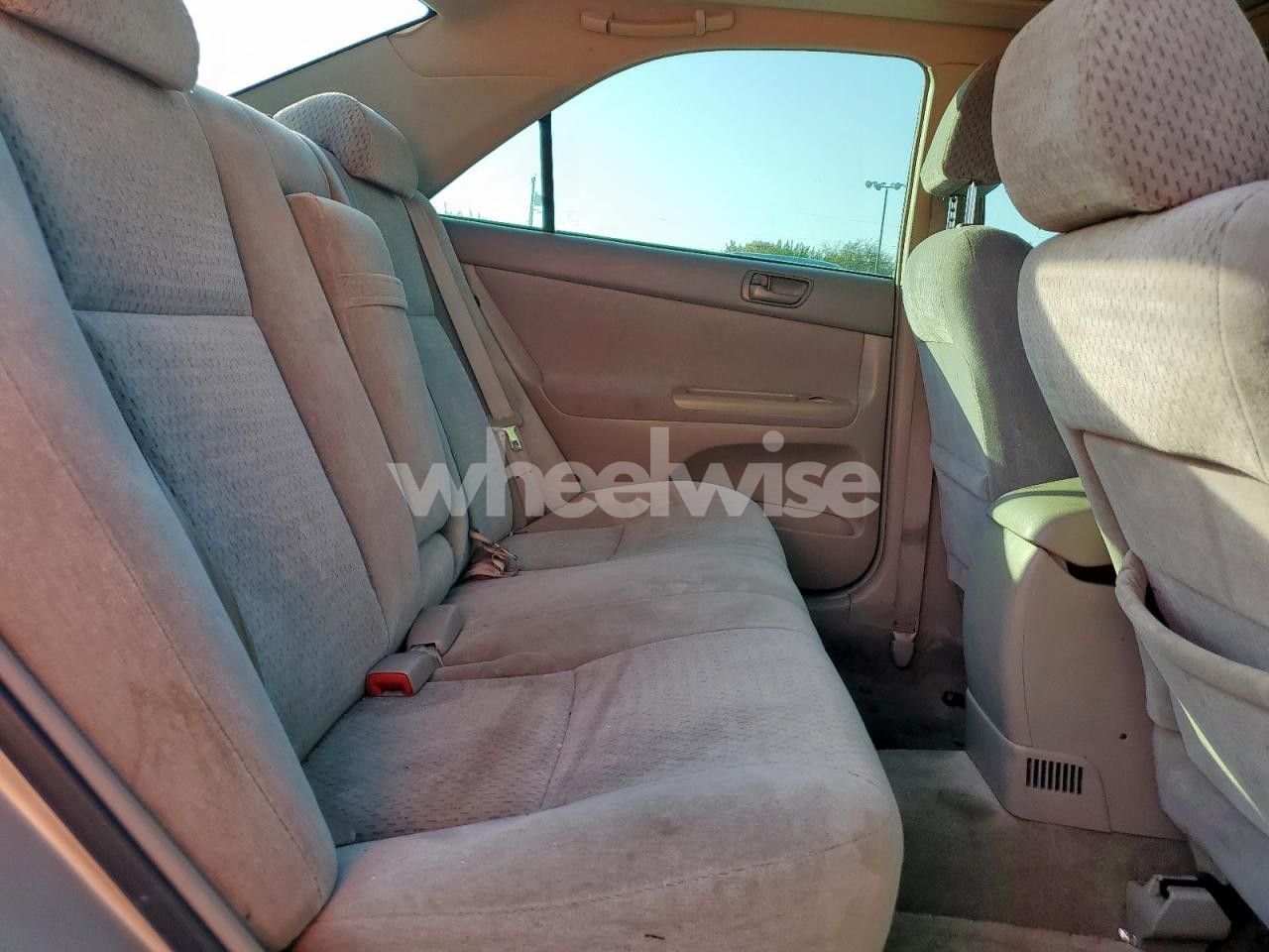 Photo 10 of 2004 TOYOTA CAMRY LE (VIN 4T1BE32K44U303917)