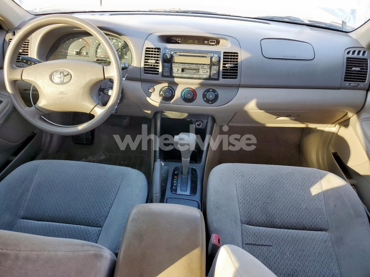 Photo 8 of 2004 TOYOTA CAMRY LE (VIN 4T1BE32K44U303917)