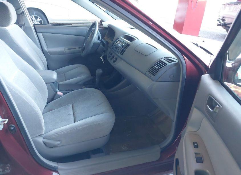 Photo 5 of 2004 Toyota Camry LE (VIN 4T1BE32K44U313556)