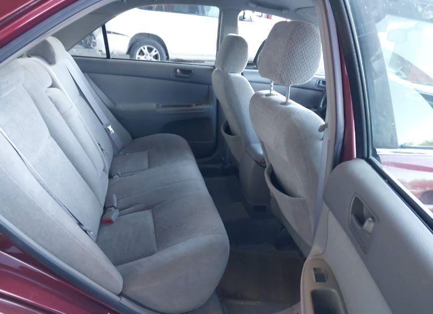 Photo 8 of 2004 Toyota Camry LE (VIN 4T1BE32K44U313556)