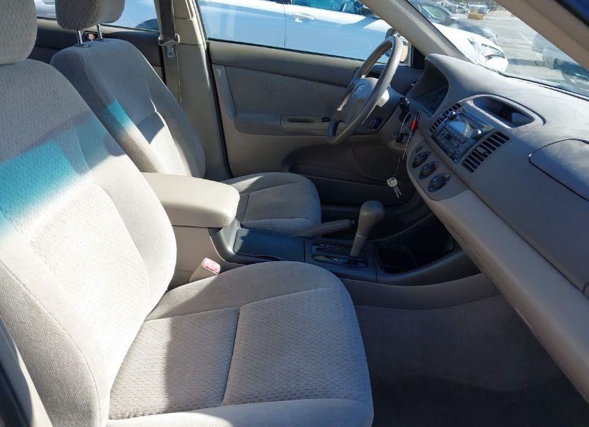 Photo 5 of 2004 Toyota Camry LE (VIN 4T1BE32K44U324041)