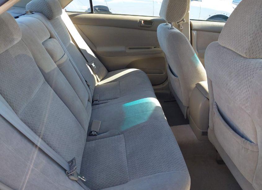 Photo 8 of 2004 Toyota Camry LE (VIN 4T1BE32K44U324041)