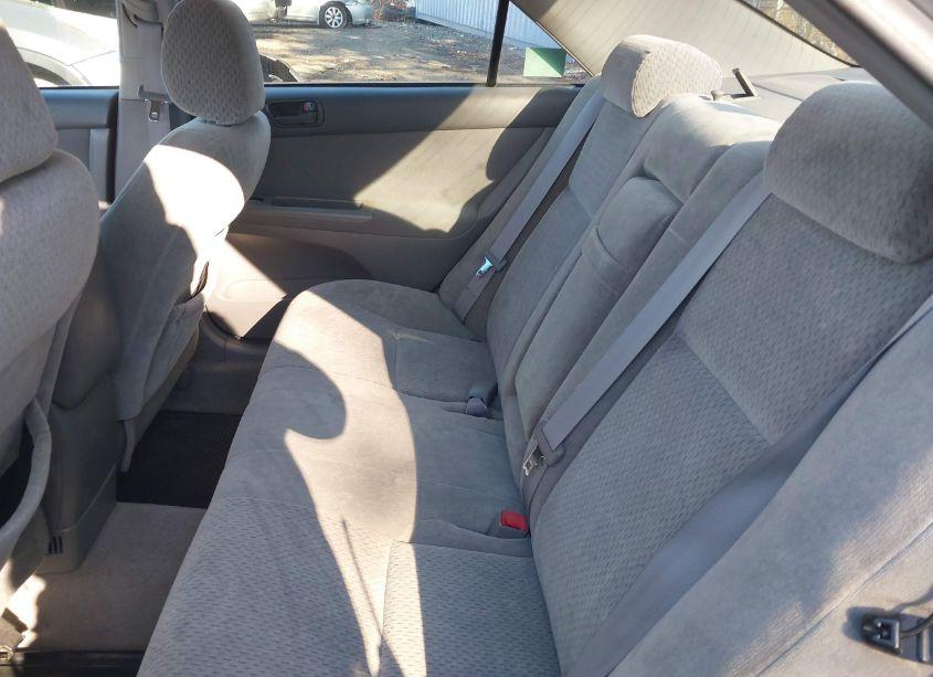 Photo 8 of 2004 Toyota Camry LE (VIN 4T1BE32K44U327778)