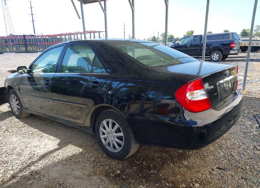 Photo 3 of 2004 Toyota Camry LE (VIN 4T1BE32K44U371117)