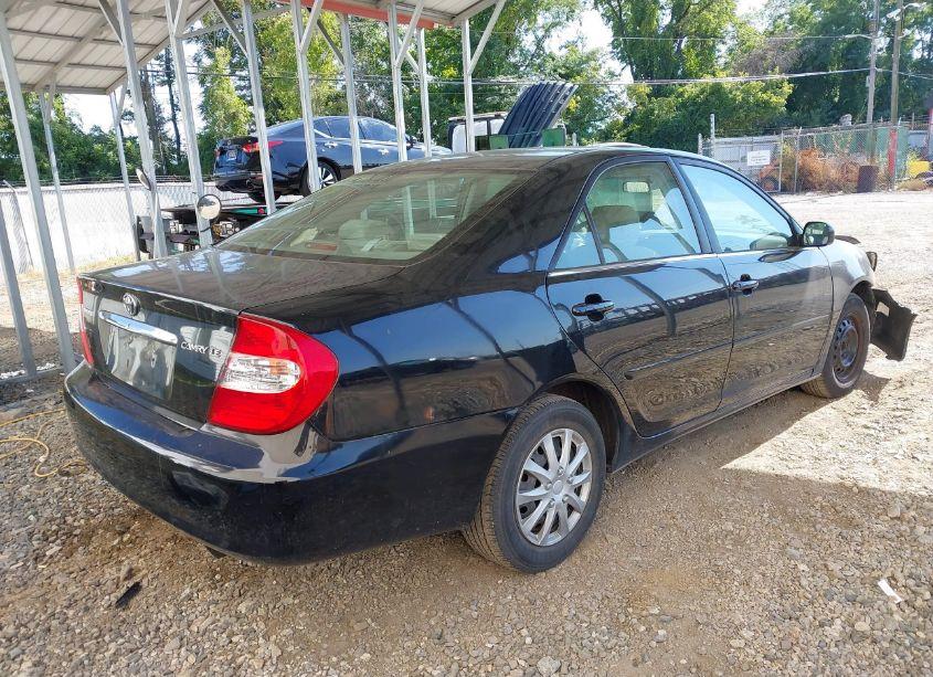 Photo 4 of 2004 Toyota Camry LE (VIN 4T1BE32K44U371117)