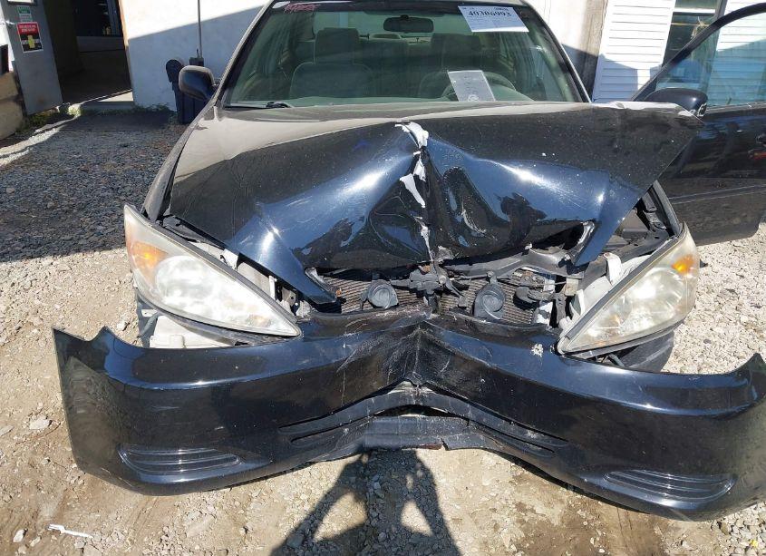 Photo 6 of 2004 Toyota Camry LE (VIN 4T1BE32K44U371117)