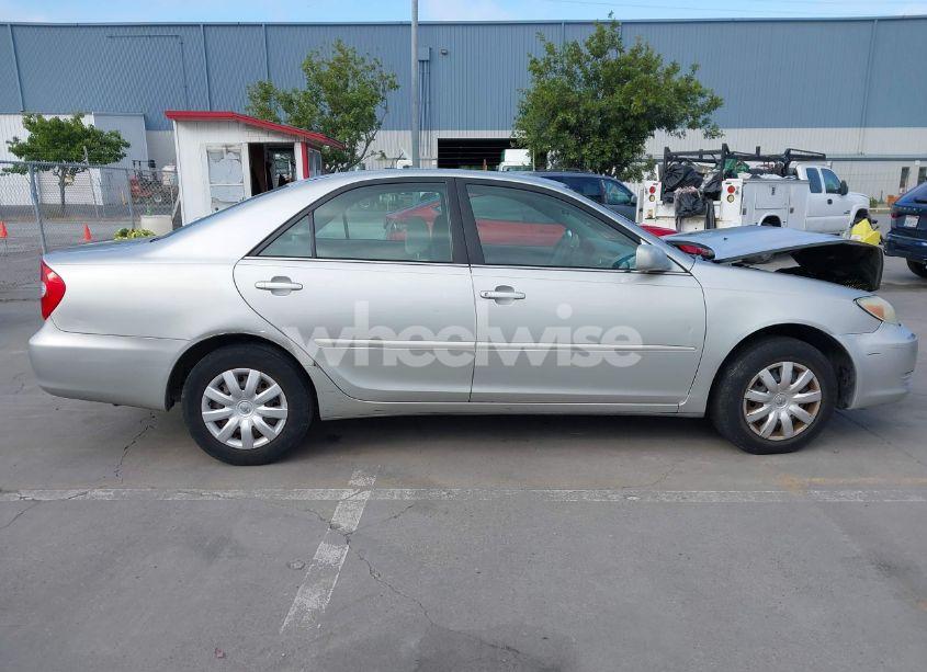 Photo 13 of 2004 Toyota Camry LE (VIN 4T1BE32K44U379668)