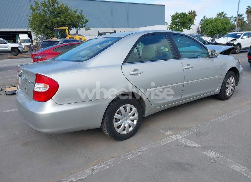 Photo 4 of 2004 Toyota Camry LE (VIN 4T1BE32K44U379668)