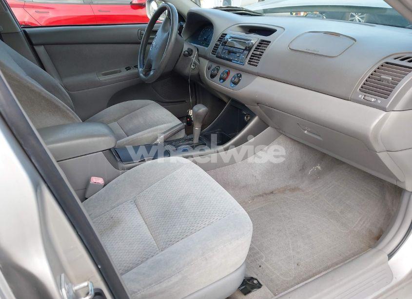 Photo 5 of 2004 Toyota Camry LE (VIN 4T1BE32K44U379668)
