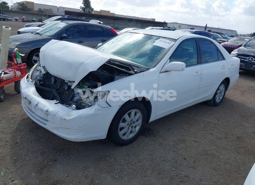 Photo 2 of 2004 Toyota Camry LE (VIN 4T1BE32K44U381274)