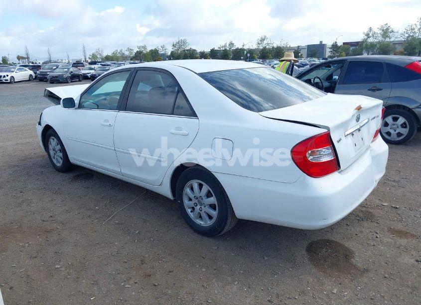 Photo 3 of 2004 Toyota Camry LE (VIN 4T1BE32K44U381274)