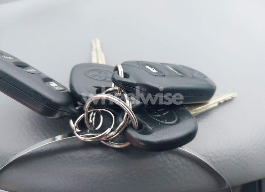 Photo 11 of 2004 Toyota Camry XLE (VIN 4T1BE32K44U810090)