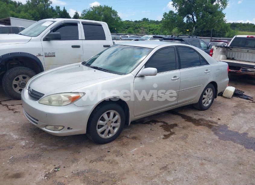 Photo 2 of 2004 Toyota Camry XLE (VIN 4T1BE32K44U810090)