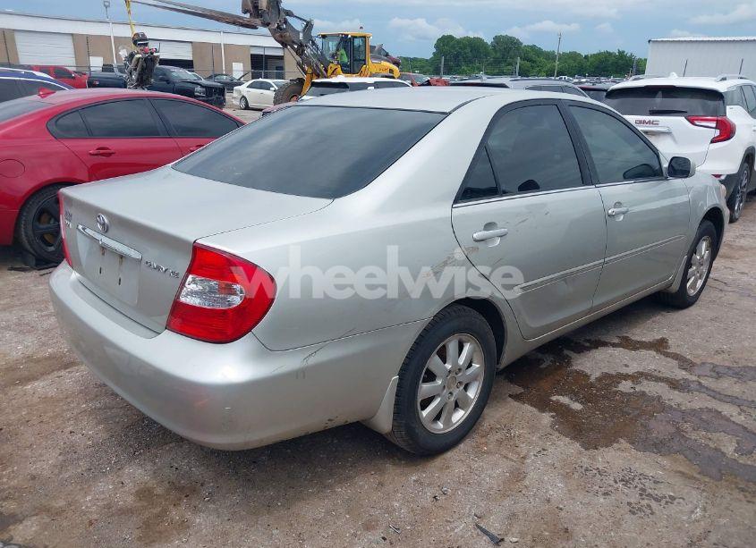 Photo 4 of 2004 Toyota Camry XLE (VIN 4T1BE32K44U810090)