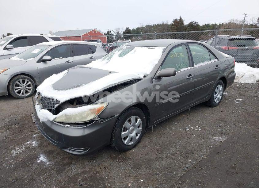 Photo 2 of 2004 Toyota Camry LE (VIN 4T1BE32K44U823289)