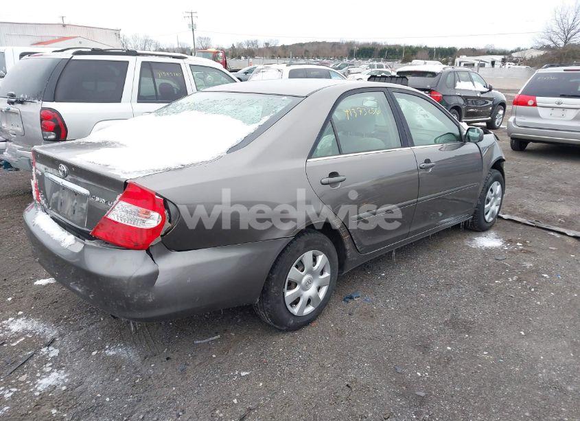 Photo 4 of 2004 Toyota Camry LE (VIN 4T1BE32K44U823289)