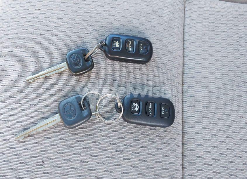 Photo 11 of 2004 Toyota Camry LE (VIN 4T1BE32K44U827701)