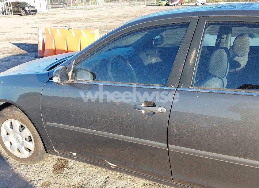 Photo 13 of 2004 Toyota Camry LE (VIN 4T1BE32K44U827701)