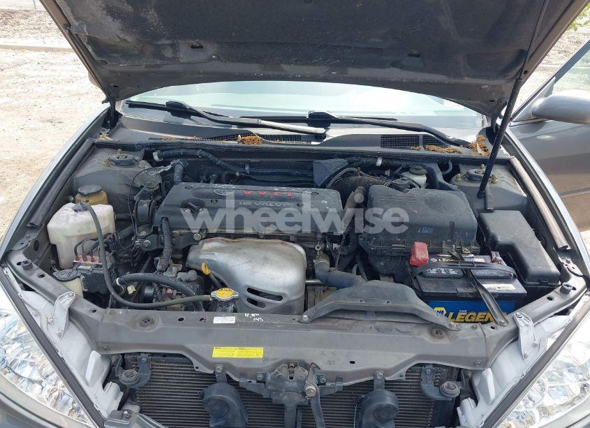 Photo 10 of 2004 Toyota Camry LE (VIN 4T1BE32K44U861895)