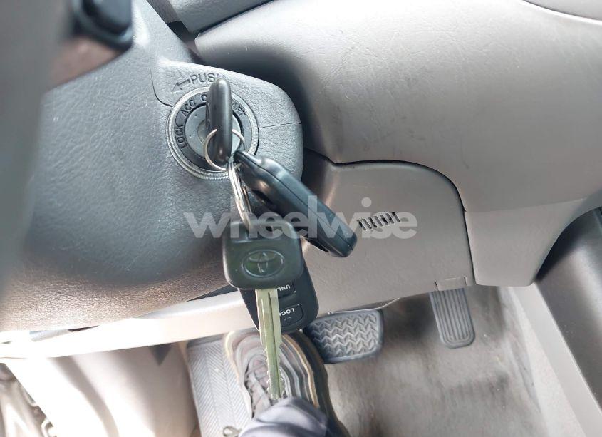 Photo 11 of 2004 Toyota Camry LE (VIN 4T1BE32K44U861895)