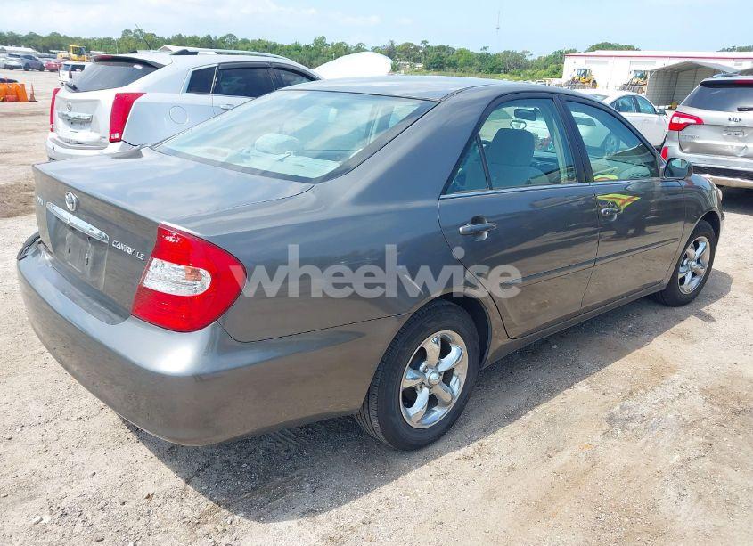 Photo 4 of 2004 Toyota Camry LE (VIN 4T1BE32K44U861895)