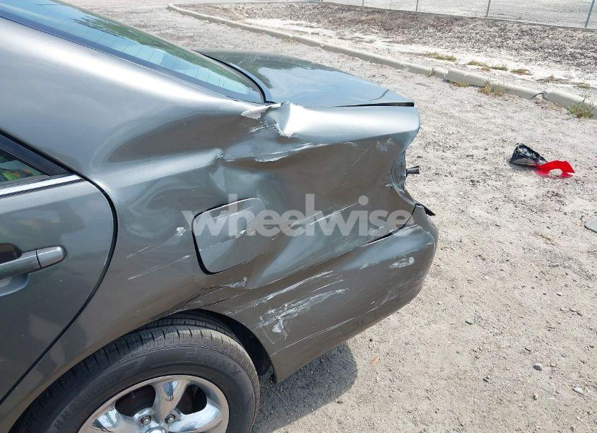 Photo 6 of 2004 Toyota Camry LE (VIN 4T1BE32K44U861895)