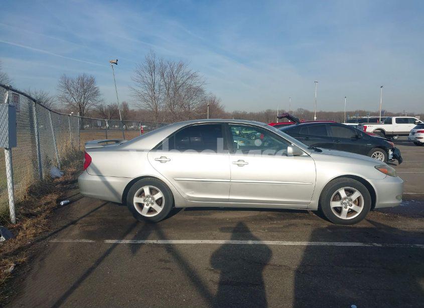 Photo 13 of 2004 Toyota Camry SE (VIN 4T1BE32K44U870600)