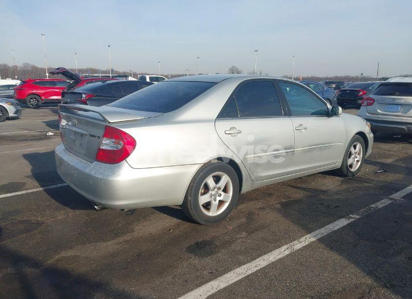 Photo 4 of 2004 Toyota Camry SE (VIN 4T1BE32K44U870600)