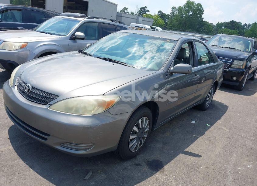 Photo 2 of 2004 Toyota Camry LE (VIN 4T1BE32K44U874405)