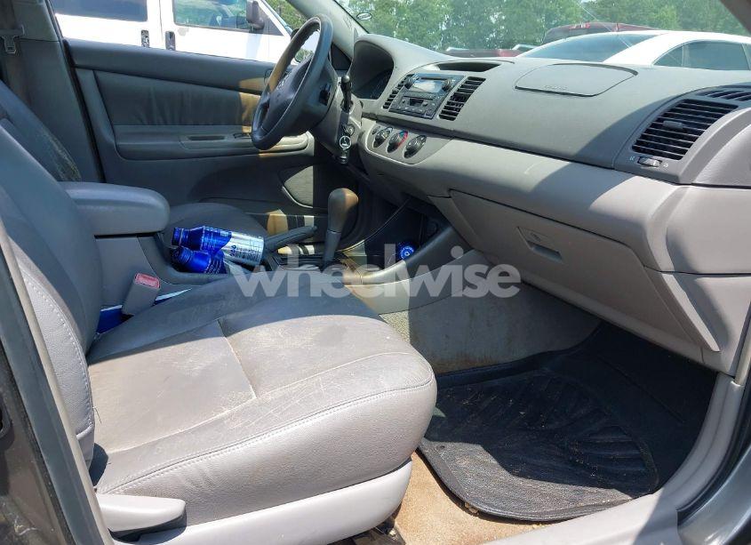 Photo 5 of 2004 Toyota Camry LE (VIN 4T1BE32K44U874405)