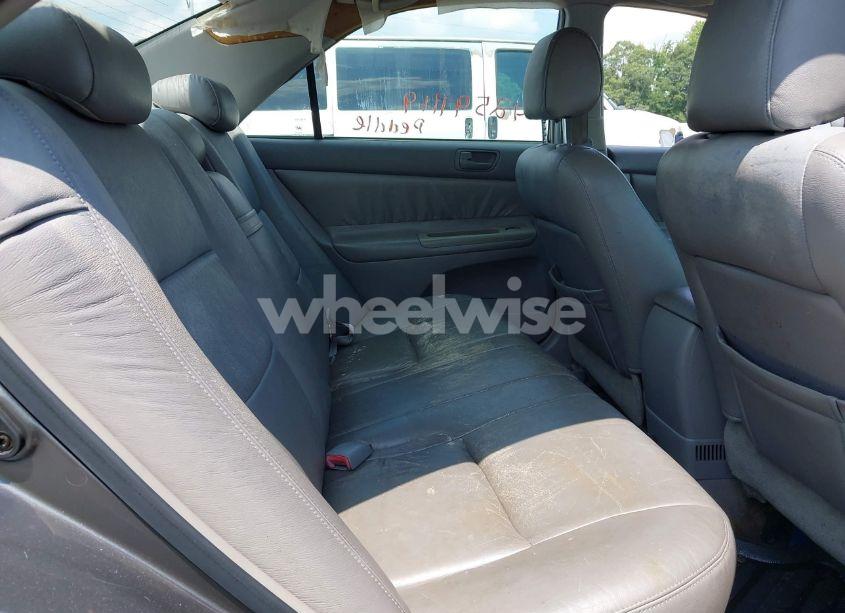 Photo 8 of 2004 Toyota Camry LE (VIN 4T1BE32K44U874405)