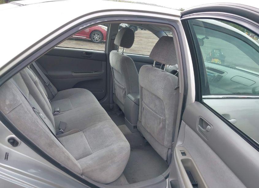 Photo 8 of 2004 Toyota Camry LE (VIN 4T1BE32K44U879247)