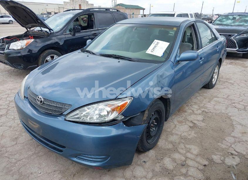 Photo 2 of 2004 Toyota Camry LE (VIN 4T1BE32K44U907483)