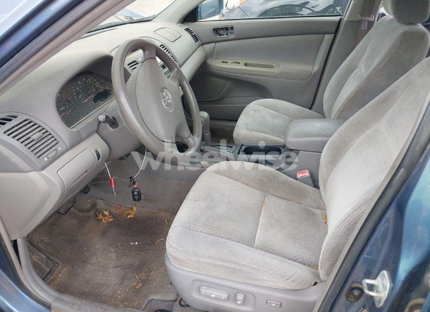 Photo 5 of 2004 Toyota Camry LE (VIN 4T1BE32K44U907483)