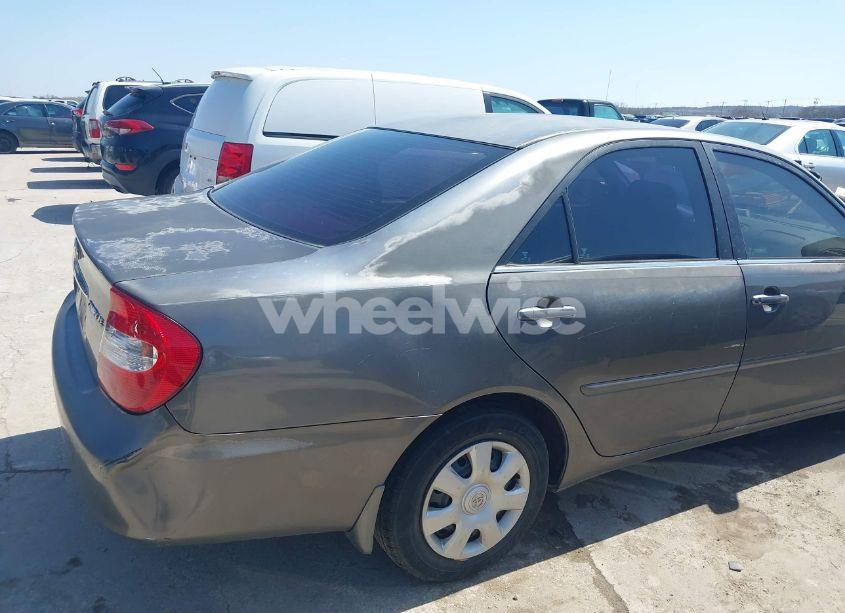 Photo 13 of 2004 Toyota Camry LE (VIN 4T1BE32K44U913266)