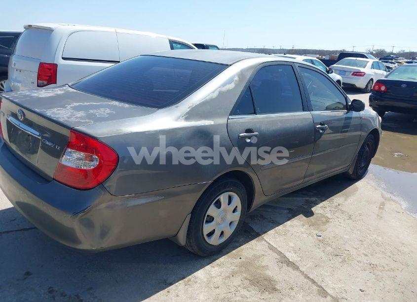 Photo 4 of 2004 Toyota Camry LE (VIN 4T1BE32K44U913266)