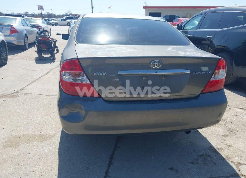 Photo 6 of 2004 Toyota Camry LE (VIN 4T1BE32K44U913266)