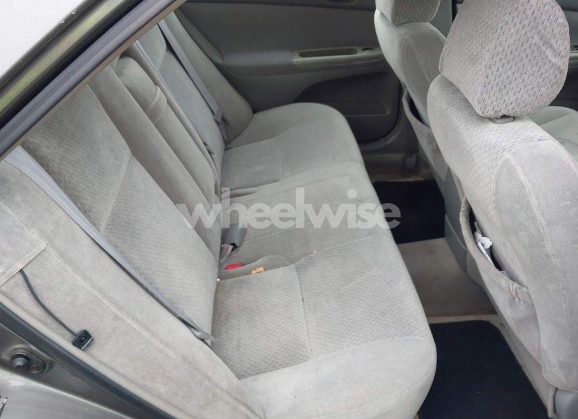 Photo 8 of 2004 Toyota Camry LE (VIN 4T1BE32K44U915003)