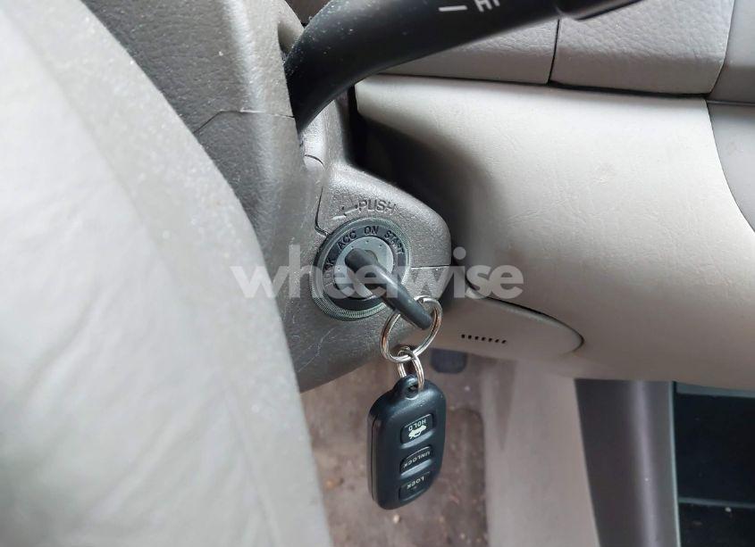 Photo 11 of 2004 Toyota Camry LE (VIN 4T1BE32K44U922100)