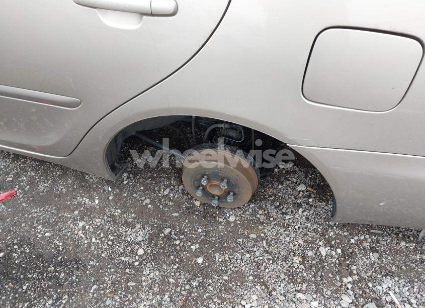 Photo 15 of 2004 Toyota Camry LE (VIN 4T1BE32K44U922100)