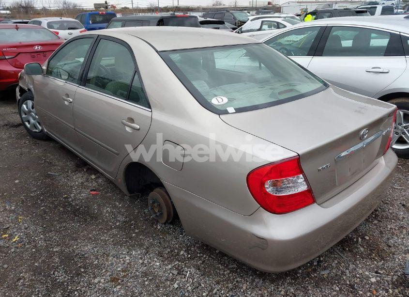 Photo 3 of 2004 Toyota Camry LE (VIN 4T1BE32K44U922100)