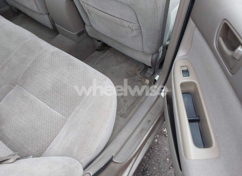 Photo 8 of 2004 Toyota Camry LE (VIN 4T1BE32K44U922100)