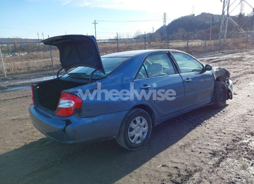 Photo 4 of 2004 Toyota Camry LE (VIN 4T1BE32K44U922467)