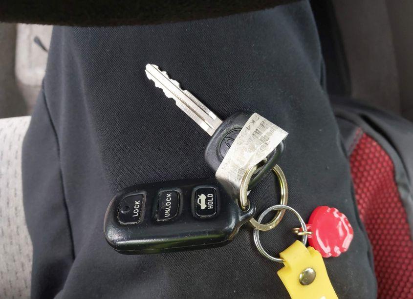 Photo 11 of 2004 Toyota Camry LE (VIN 4T1BE32K44U928088)