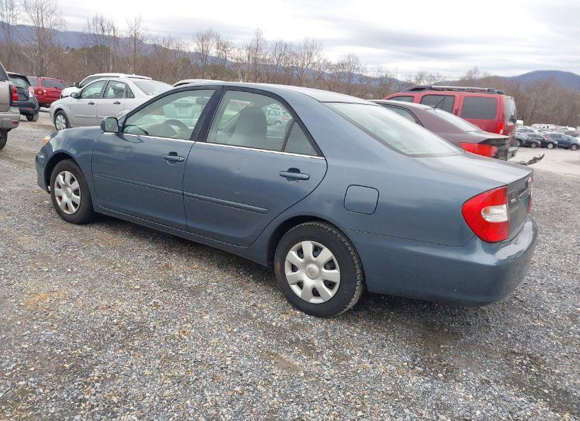 Photo 3 of 2004 Toyota Camry LE (VIN 4T1BE32K44U928088)